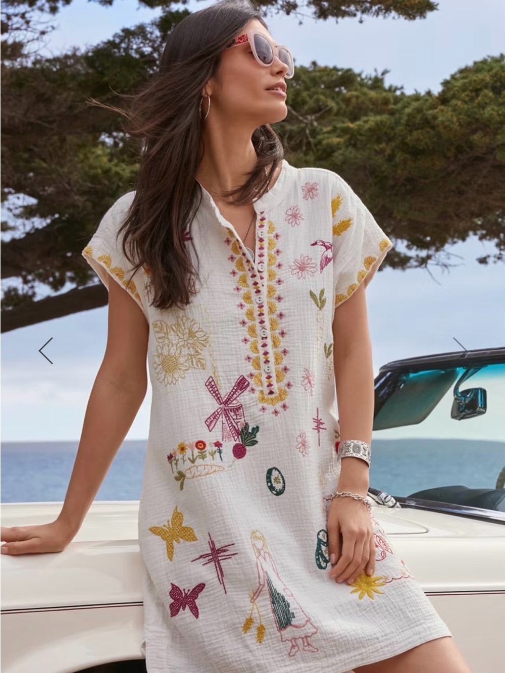 Johnny Was White Embroidered Short Dress with Multicolor Motifs Cotton gauze.